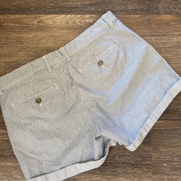 Gap 4” shorts, blue white stripe size 10 - Picture 5 of 9